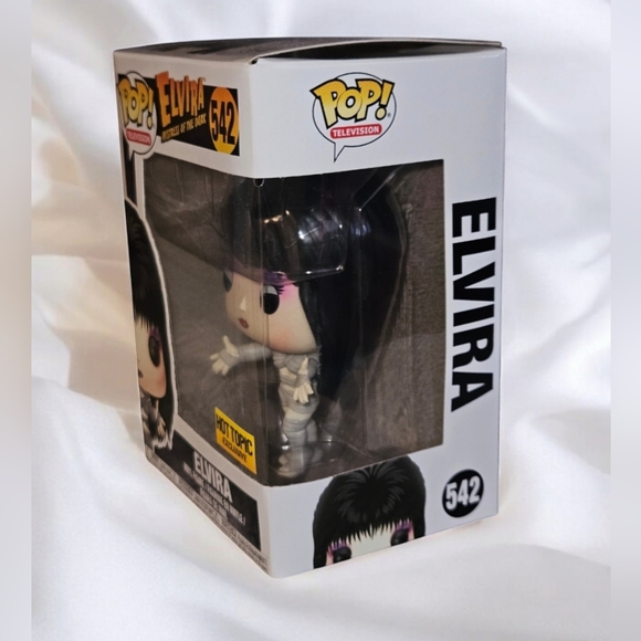 Funko Elvira Mistress of The Dark #542 (Mummy) Hot Topic Exclusive - Picture 2 of 6